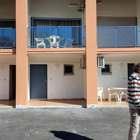 Les Naiades 2 Avec Place Parking Privée Incluse Climatisation Wifi Grande Terrasse Idéal Pour Cure Thermale * Balaruc-les-Bains